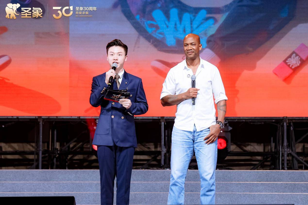 亿美好 书写家居行业 “长期主义” 答卷麻将胡了试玩圣象30周年从1亿用户到14(图2)